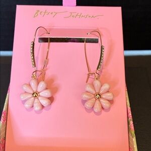 Betsey Johnson Pink Daisy 🌼 Dangle Earrings with Rhinestone Accents